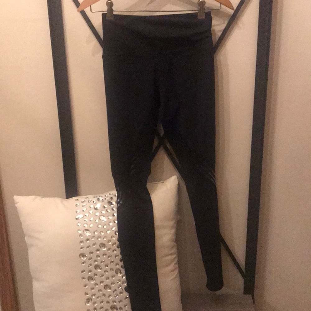 Onzie Mesh Stripe Leggings (small)